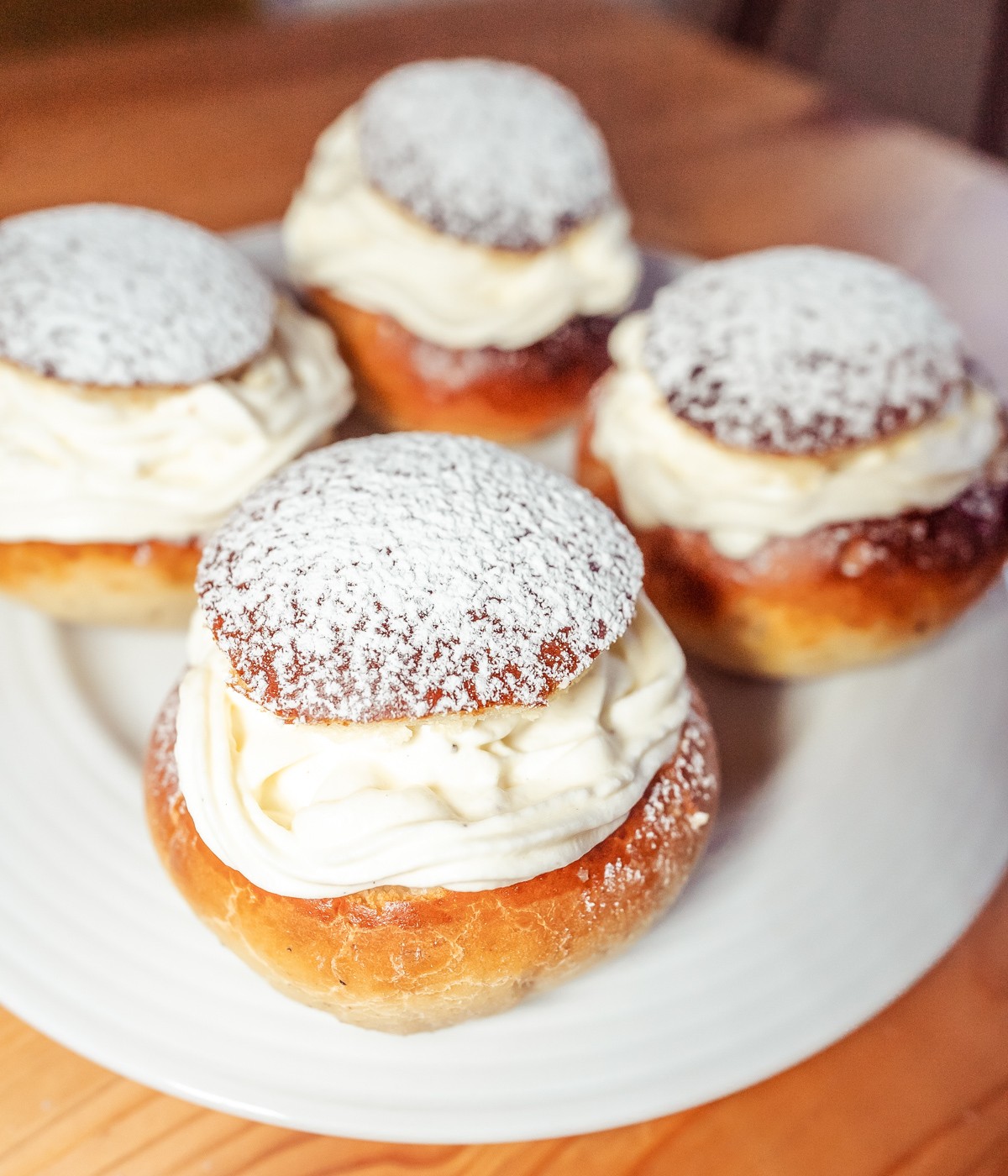 fastelavnsboller with almond filling