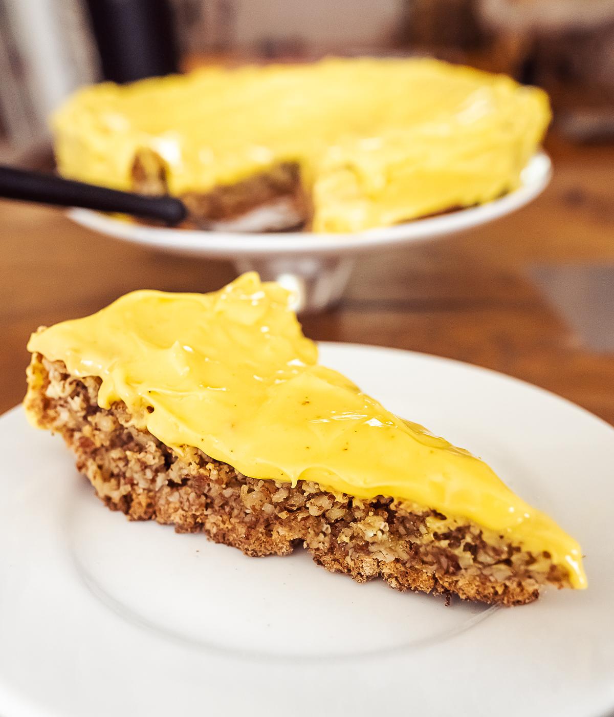 suksessterte Norwegian almond cake