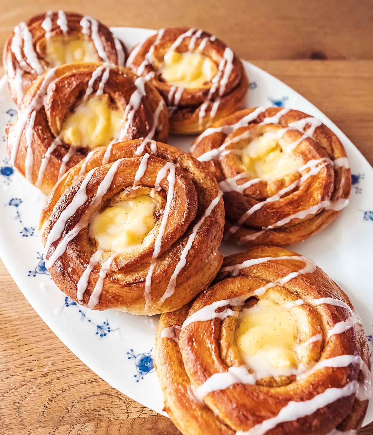 Norwegian solskinnsboller (solboller)