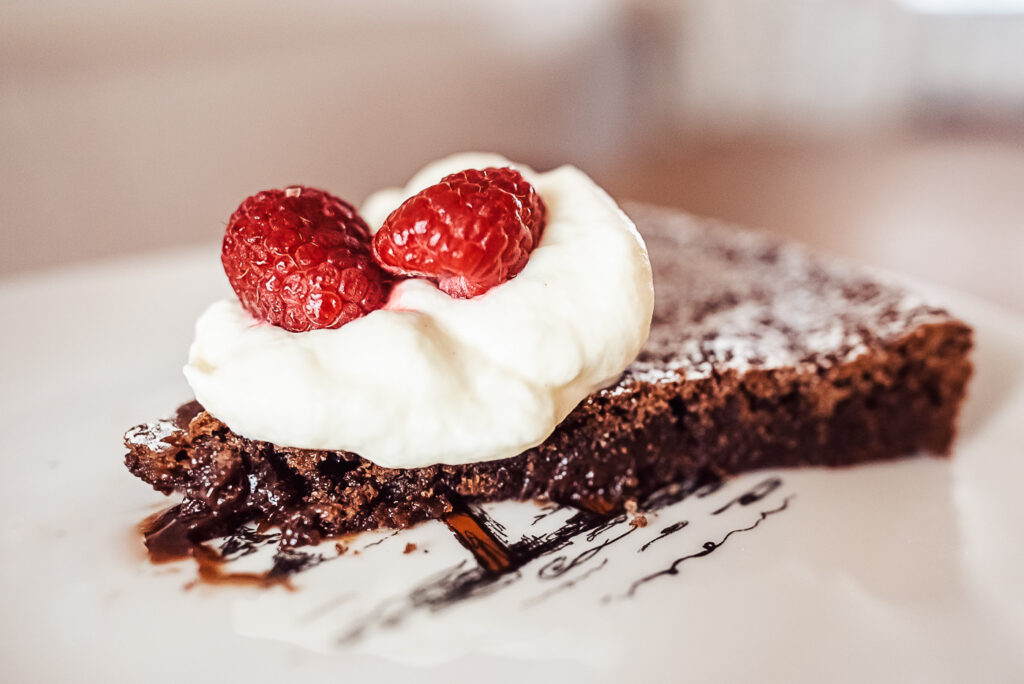 kladdkaka sticky Swedish chocolate cake