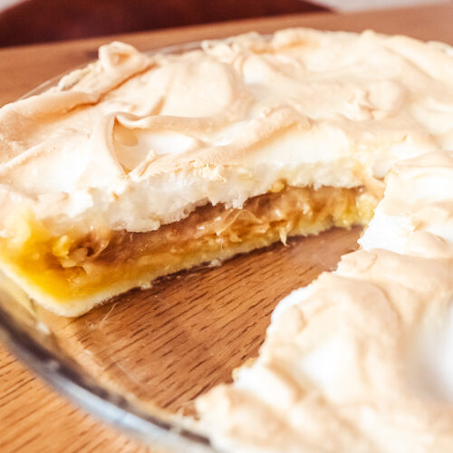 Norwegian rhubarb meringue pie
