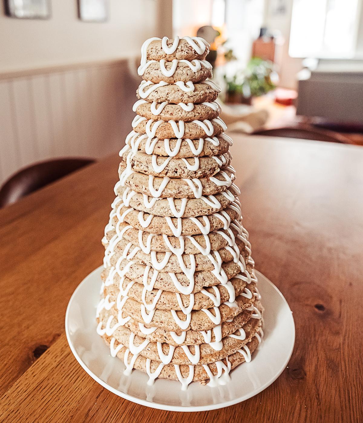 Norwegian kransekake