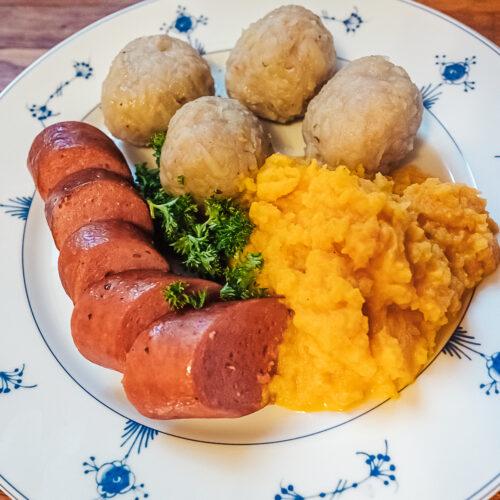 raspeballer Norwegian potato dumplings