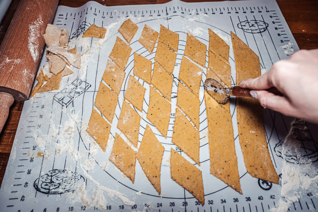 slicing fattigmann dough