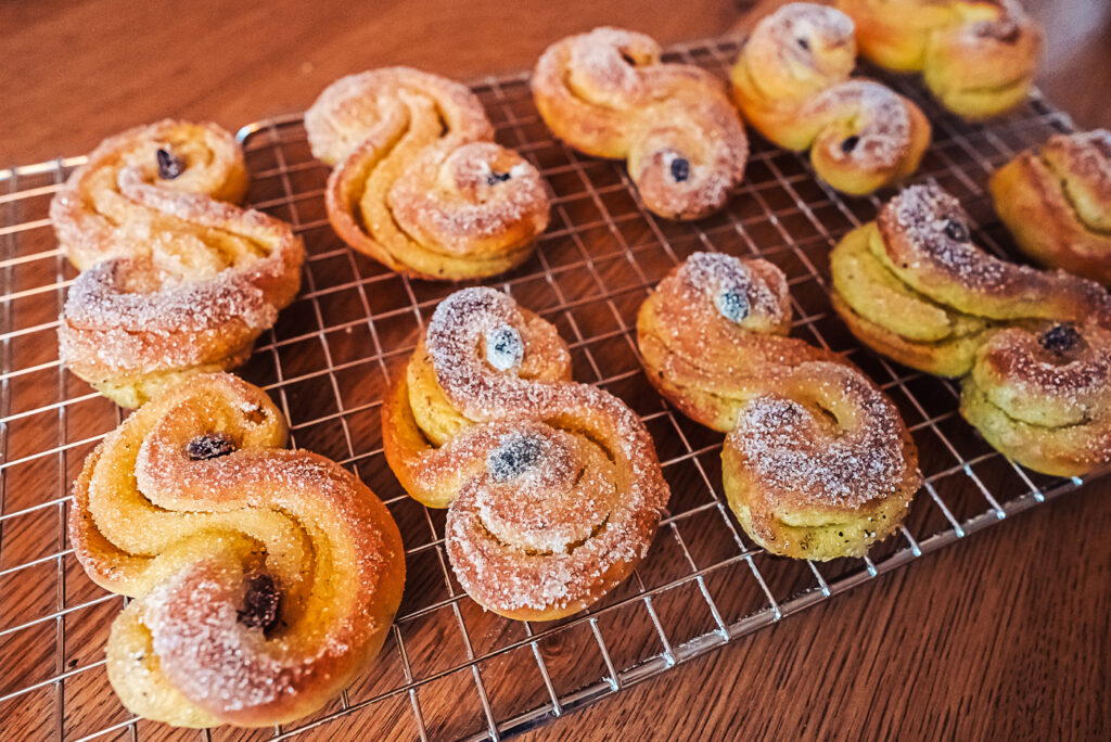 filled st lucia buns with cardamom sugar