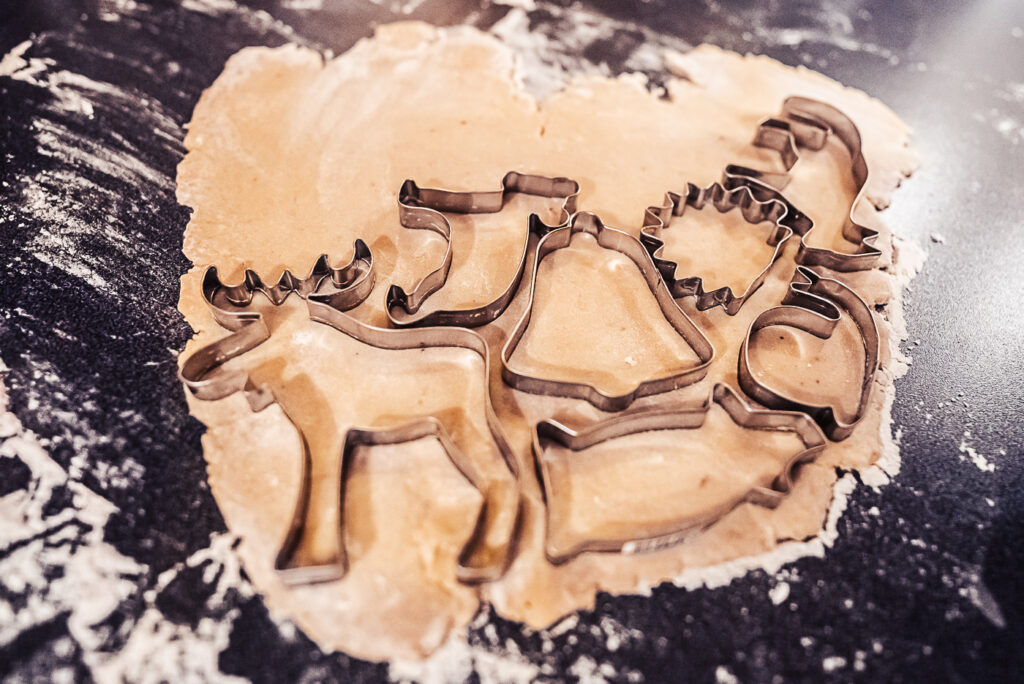 cutting kakemenn shapes