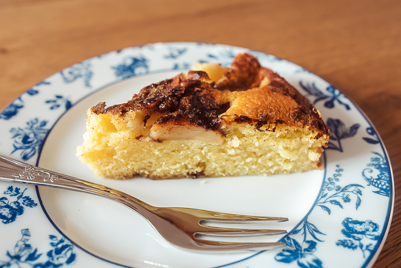 slice of Äppelkaka on a plate