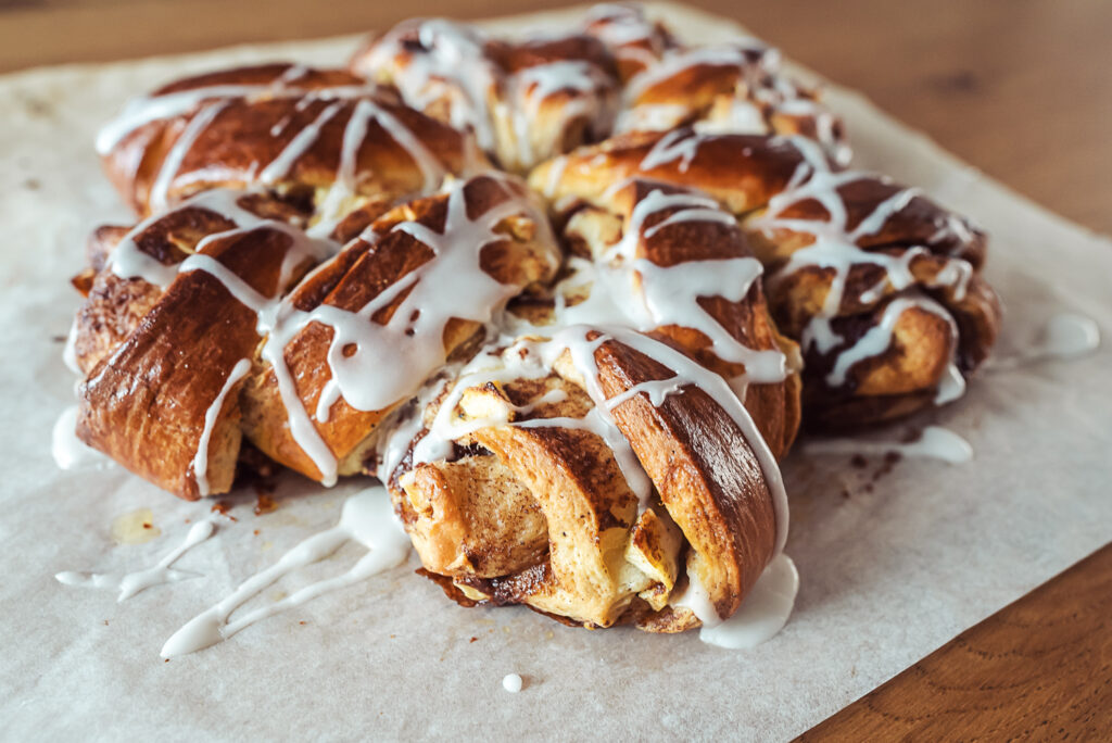 Norwegian apple kringle